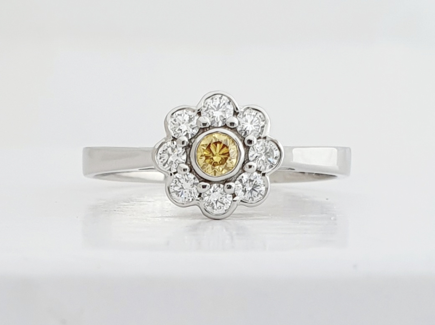 Prsten Victoria žlutý diamant